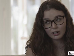 Grosse titten, Blasen, Kehlenfick, Fett, Transe, Latina, Lecken, Transfrau