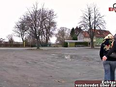 Vollbusig, Deutsch, Grossvater, Hd, Hausfrau, Masturbation, Milf, Im freien