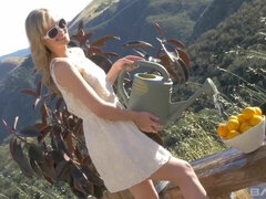 Blondine, Süss, Brille, Im freien, Muschi, Jungendliche (18+), Titten, Unter dem rock