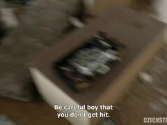 素人, フェラチオ, 茶髪の, チン, 淫乱熟女, お金, ティーン, 三人