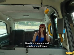 美人, フェラチオ, 車, ドレス, 赤毛, ソフトコア, フェラする, 締まりの良い