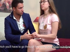 Cili loses her virginity with a rich classmate