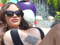 Grosse titten, Blasen, Hundestellung, Latina, Milf, Im freien, Muschi, Titten