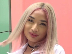 18, デカチン, 着衣女と全裸男, チン, Hd, なめる, 穴開きパンティ, ティーン