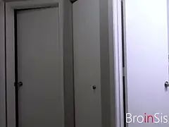 Stepsibling prank war- Daisy Lynne