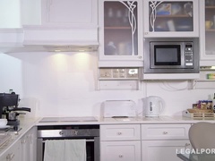 Anal, Sucer une bite, Brunette brune, Tir de sperme, Faciale, Secrétaire