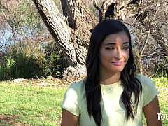 デカチン, フェラチオ, オーガズム, アウトドア, 小柄, 現実, 剃毛, オッパイの