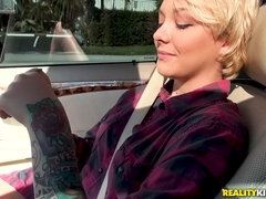 Leie, Arsch, Blondine, Blasen, Im freien, Piercing, Pov, Titten