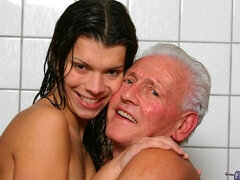 Cuarto de baño, Mamada, Morena, Polla, Flaco, Adolescente, Tetas, Mojado