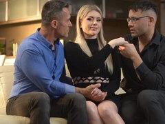 18 años, Verga grande, Rubia, Mamada, Estilo perrito, Tetas naturales, Adolescente, Tetas