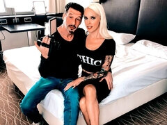 Любители, Большой член, Большие сиськи, Блондинки, Грязь, Гибкие, Милф, Тату