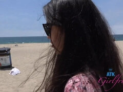 Mi Ha Doan - You hit the beach with hot babe!