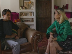 アメリカ人, アジア人, ブロンド, なめる, 熟年, 淫乱熟女, ピアス, タトゥー