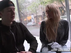 Blondine, Blasen, Freund, Massage, Öffentlich
