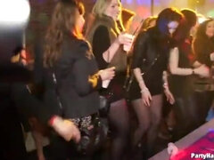 アナル, 巨乳な, 顔射, 乱交, 熟年, 母, パーティ, 公共