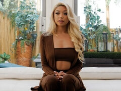 アジア人, デカ尻, デカチン, デカパイ, ブロンド, フェラチオ, バック, 異人種間