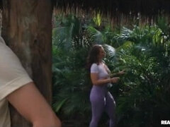 18 ans, Gros seins, Sucer une bite, Tir de sperme, Fille, Hd, Maman, Surprise