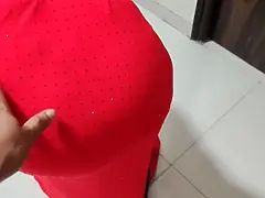 Desi maid zadu laga rahi thi tabhi uska sahab aya or chut choda