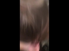 Enthousiasteling, Zwart, Blond, Pijpbeurt, Sperma shot, Brillen, Ruw, Klap