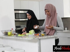 Arabisch, Blasen, Braunhaarige, Hd, Lecken, Milf, Muschi, Jungendliche (18+)