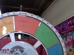 Rondborstig, Sperma shot, Handbeurt, Moeder die ik wil neuken, Monster, Natuurlijk, Rijden, Tieten likken