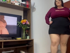 PLUMPER Cougar Isabelle Myers Milks And Plays With Step-Son-in-law's Knob Preview