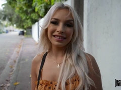 Queue, En levrette, Faciale, Piercing, Pov, Chatte, Fessée, Nénés