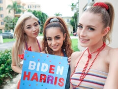 Cul, Blonde, En levrette, Groupe, Branlette thaïlandaise, Interracial, Orgie, Adolescente