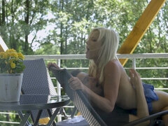 Lamer culo, Mamada, Pies, Lamidas, Tetas naturales, Al aire libre, Perforación, Coño