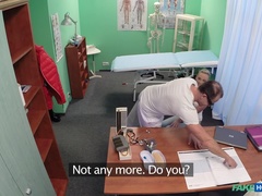 Leie, Arzt, Hundestellung, Fingern, Lecken, Krankenschwester, Pov, Uniform