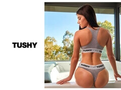 Leie, Grosser arsch, Grosser schwanz, Blasen, Braunhaarige, Flexibel, Absätze, Dürr