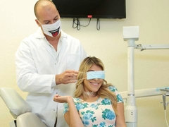 Blonde, Sucer une bite, Médecin, Double pénétration, Mère que j'aimerais baiser, Homme homme femme, Rasée, Serré