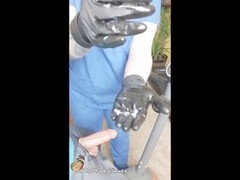 Leie, Grosser schwanz, Spermaladung, Arzt, Handschuhe, Handjob, Tätowierung, Uniform