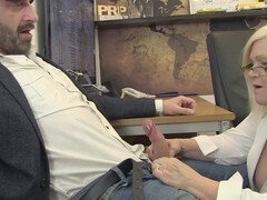 デカチン, フェラチオ, イギリス人, 医者, 眼鏡, オナニー, 熟年, ユニフォーム