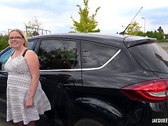 Rondelette, Femme couguar, Gode, Grosse, Doigter, Maman, Public, Belle mère