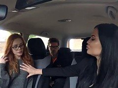 Grosse titten, Vollbusig, Besamung, Milf, Rotschopf, Jungendliche (18+), Flotter dreier