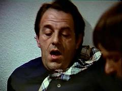 Blondine, Blasen, Braunhaarige, Besamung, Spermaladung, Hardcore, Flotter dreier, Eng