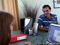 Pijpbeurt, Oudere vrouw, Diep in de keel, Omie, Handbeurt, Kantoor, Stiefmoeder, Tiener