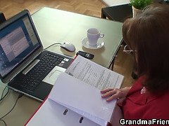 Grosse titten, Blasen, Tschechisch, Grossvater, Oma, Büro, Realität, Flotter dreier