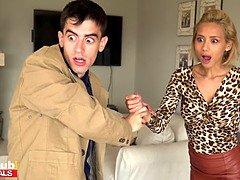 Lieveling, Blond, Pijpbeurt, Grappig, Latijnse vrouw, Orgasme, Spaans, Trio