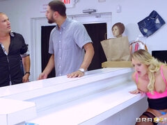 ブロンド, 巨乳な, オナニー, パンティ, ストッキング, タトゥー, おもちゃ, バイブレーター