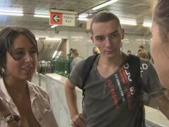 Belle grosse femme bgf, Gros cul, Gros seins, Sucer une bite, Branlette thaïlandaise, Mère que j'aimerais baiser, De plein air, Suçant