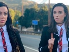 お尻, フェラチオ, 茶髪の, 女 人男 人, 手コキする, 異人種間, 女子高生, 三人