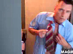 アナル, フェラチオ, 着衣女と全裸男, オランダ人, お金, オフィス, 秘密の, ストッキング