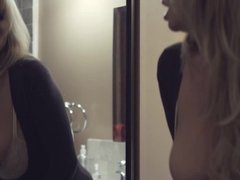 Blonde, Plantureuse, Gode, Mère que j'aimerais baiser, Solo, Vibromasseur