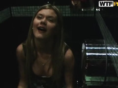 Amateur, Rubia, Masturbacion con pies, Gafas, Masturbación, Al aire libre, Perforación, Desnudarse