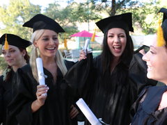 Américain, Blonde, Brunette brune, Collège université, Groupe, Naturelle, Fête, Plan cul à trois