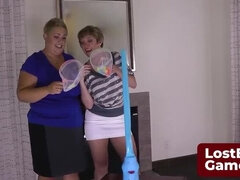 Stel, Hd, Lesbisch, Moeder die ik wil neuken, Slipje, Kort haar, Strippen, Vibrator