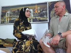 Hot licking muslim pussy