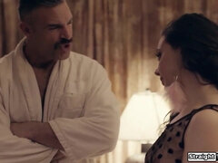 Grote lul, Pijpbeurt, Bruinharig, Handbeurt, Hardcore, Masturbatie, Meesteres, Tieten likken